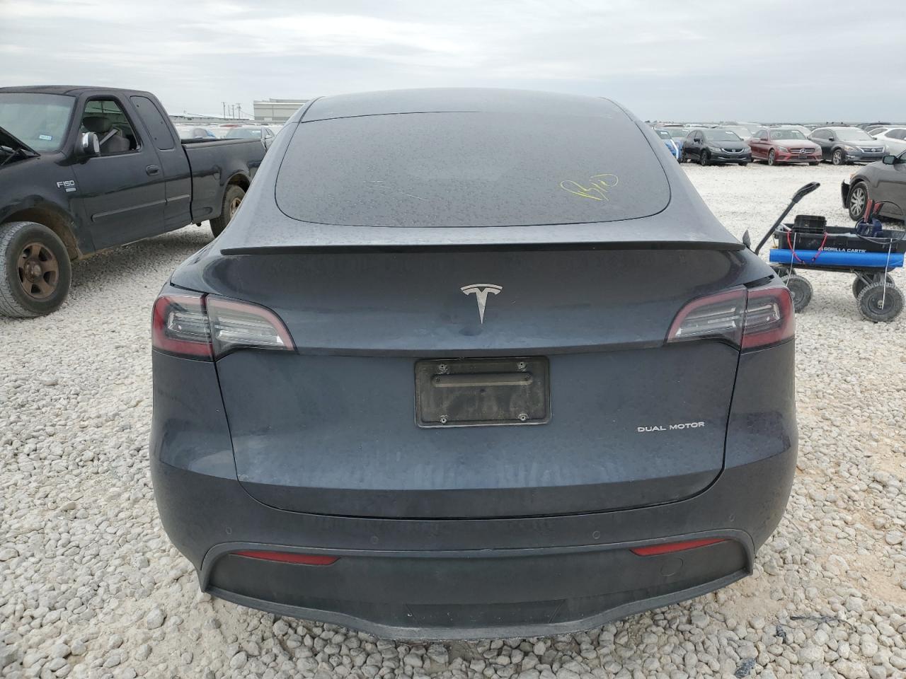 2020 Tesla Model Y VIN: 5YJYGDEE8LF025163 Lot: 76352544