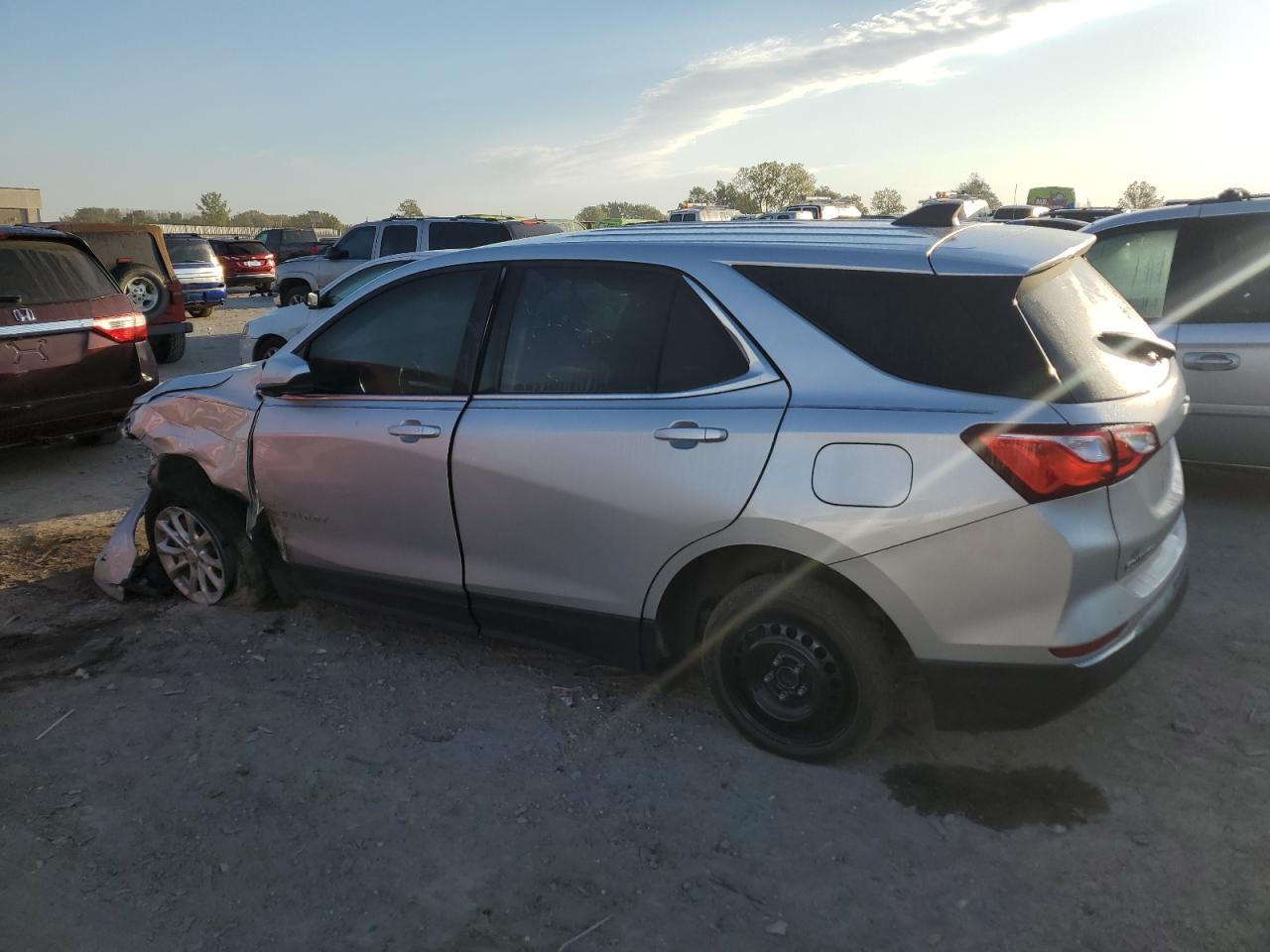 2020 Chevrolet Equinox - Image 2