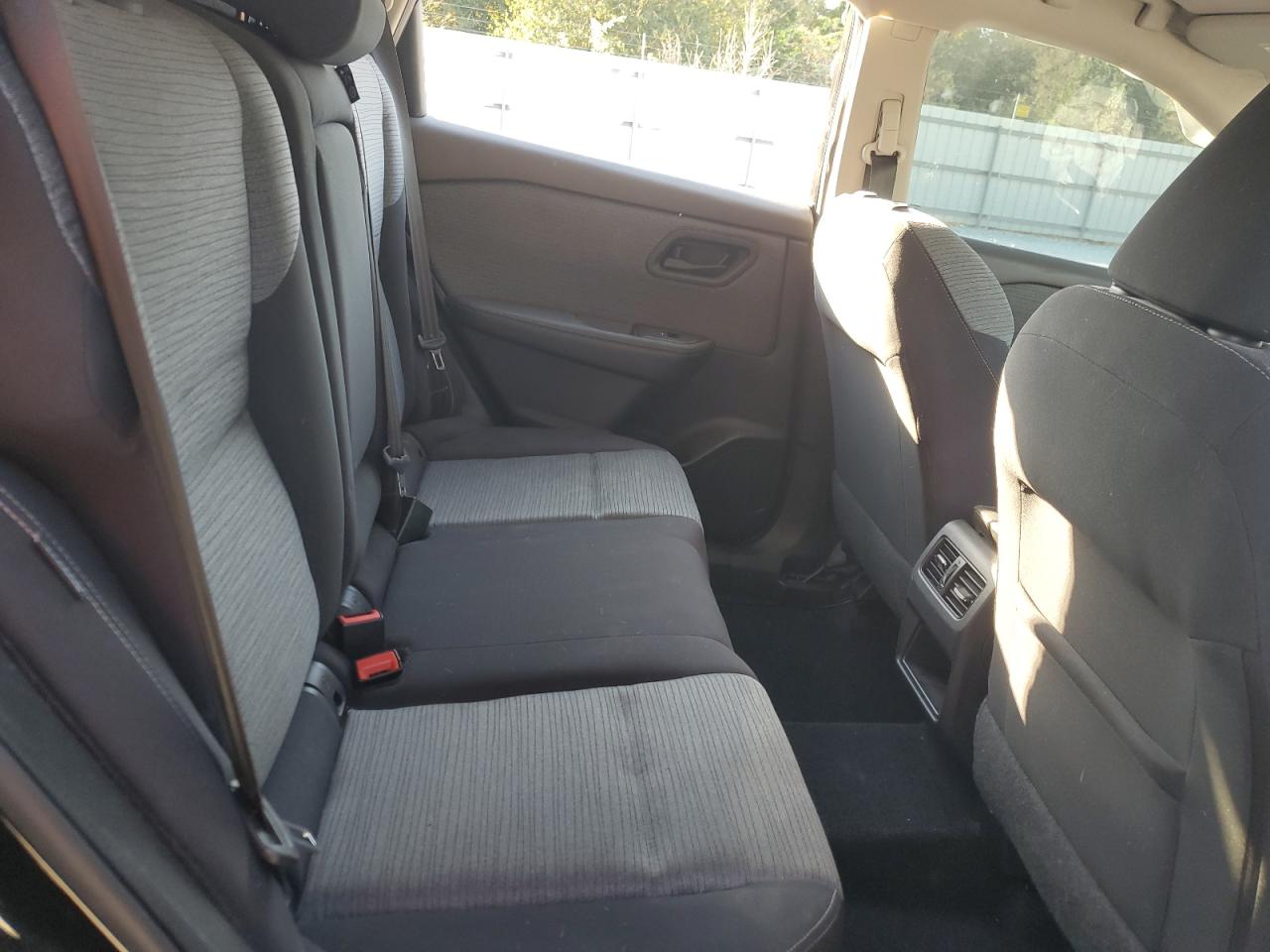 2021 Nissan Rogue - Image 11