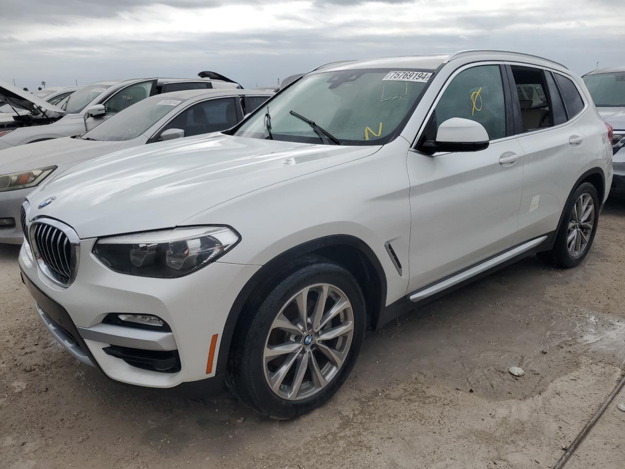 VIN 5UXTR7C5XKLF23919 2019 BMW X3 no.1