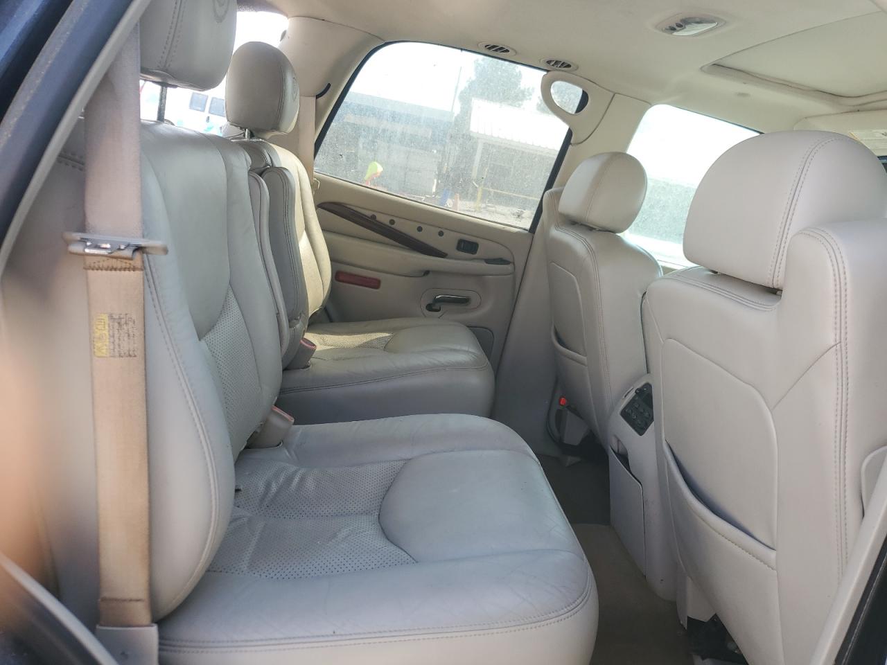 1GYEK63NX4R198706 2004 Cadillac Escalade Luxury