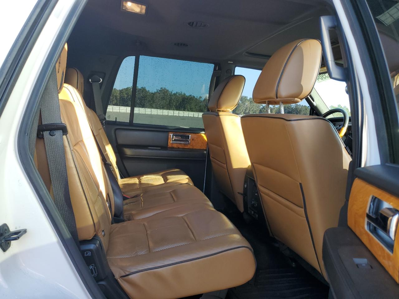 2011 Lincoln Navigator VIN: 5LMJJ2H52BEJ01696 Lot: 78605964