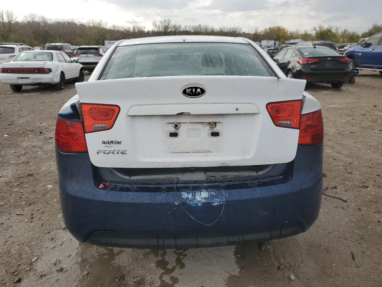 2012 Kia Forte - Image 6