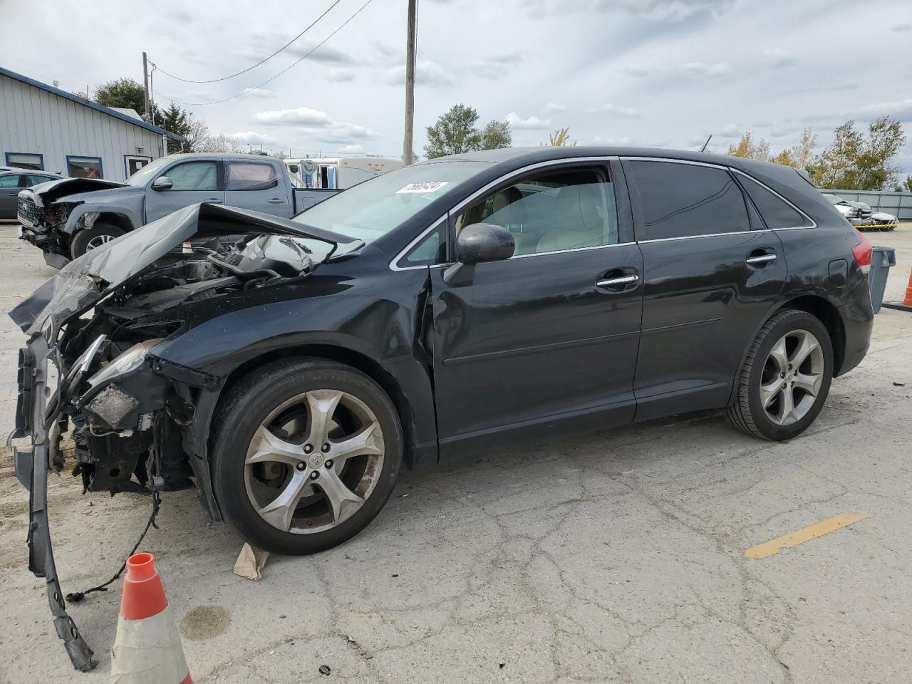 2010 Toyota Venza zu verkaufen in Dyer, IN - Front End