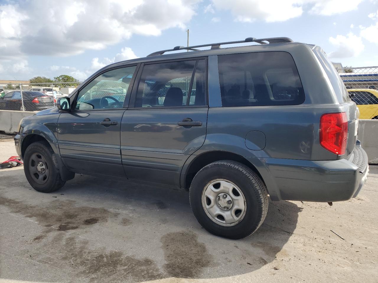 2004 Honda Pilot - Image 2
