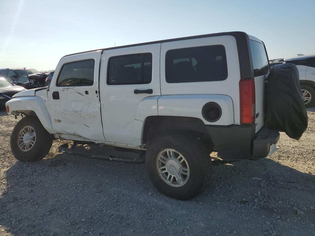 2006 Hummer H3 - Image 2