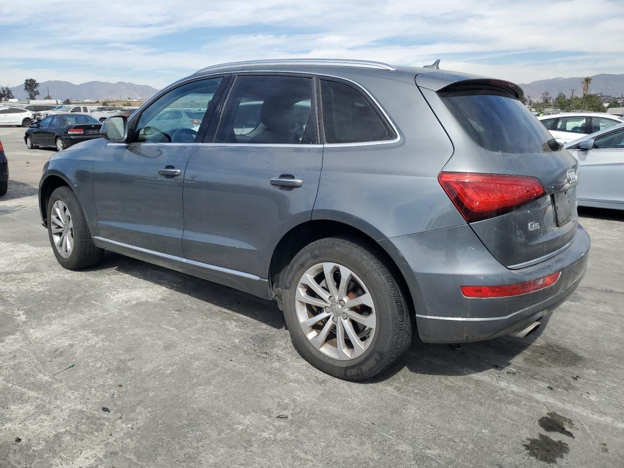 WA1C2AFP0HA021240 2017 AUDI Q5 - Image 2