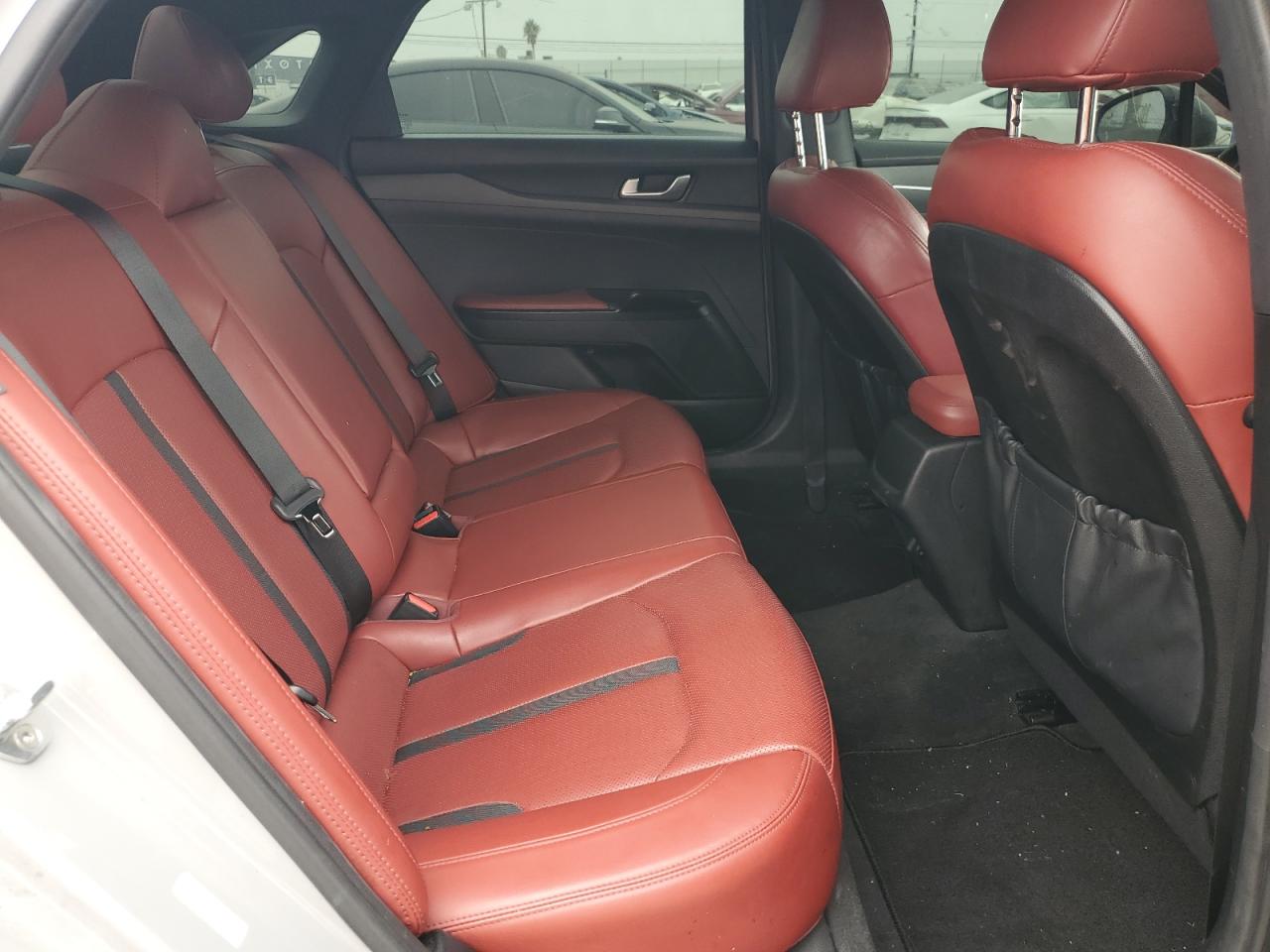 2022 Kia K5 - Image 10