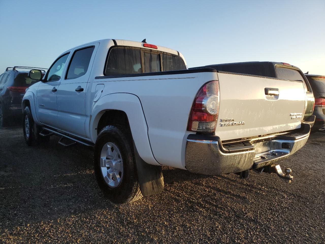 2014 Toyota Tacoma - Image 2