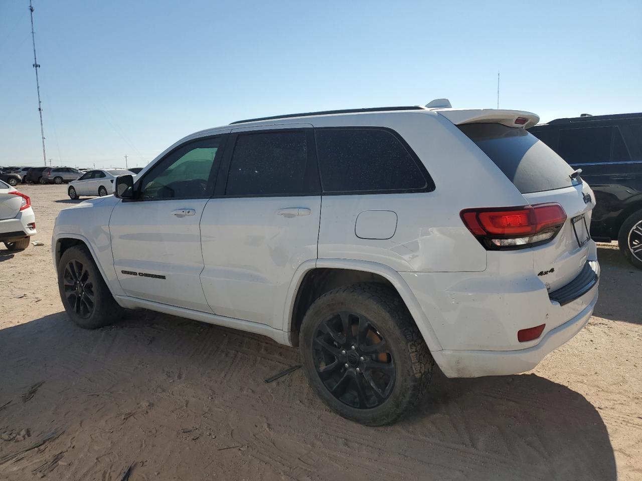 2018 Jeep Grand Cherokee - Image 2