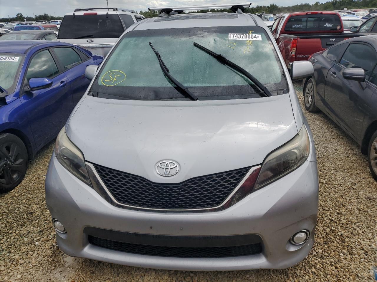 2016 Toyota Sienna - Image 5