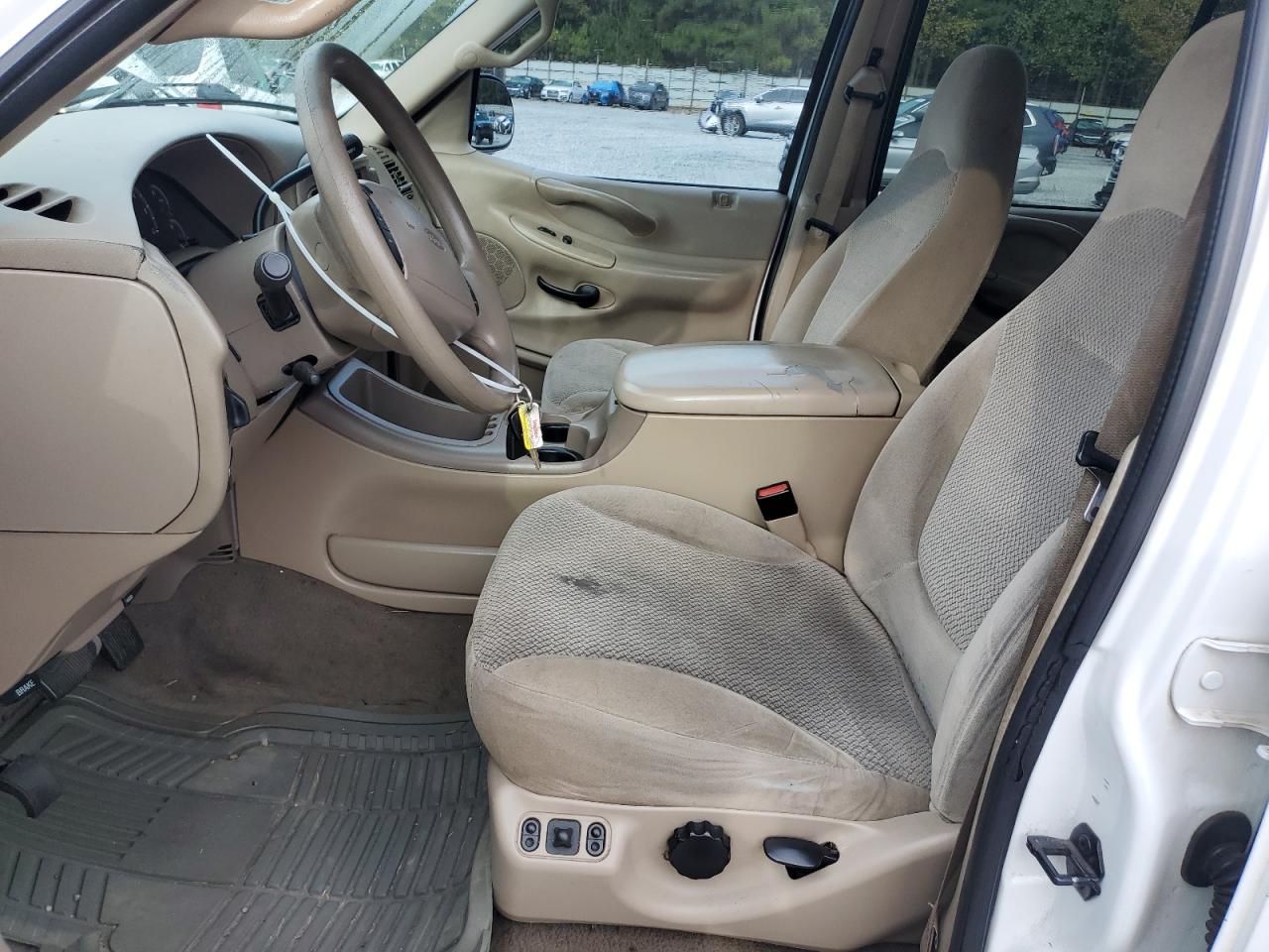 2002 Ford Expedition Xlt VIN: 1FMRU15W42LA30808 Lot: 73652304