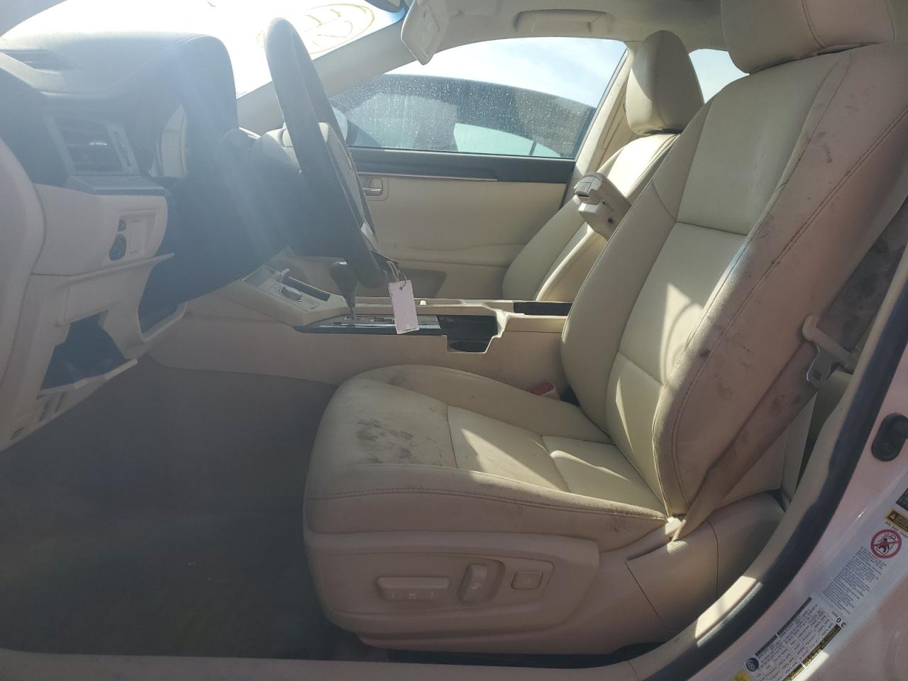 2014 Lexus ES - Image 7