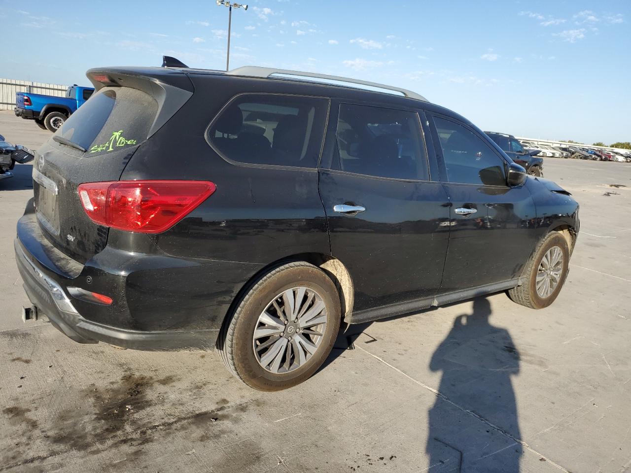 2019 Nissan Pathfinder - Image 3