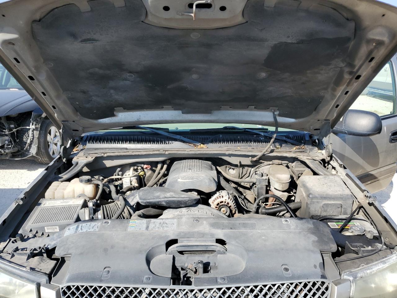 2003 Chevrolet Silverado - Image 11