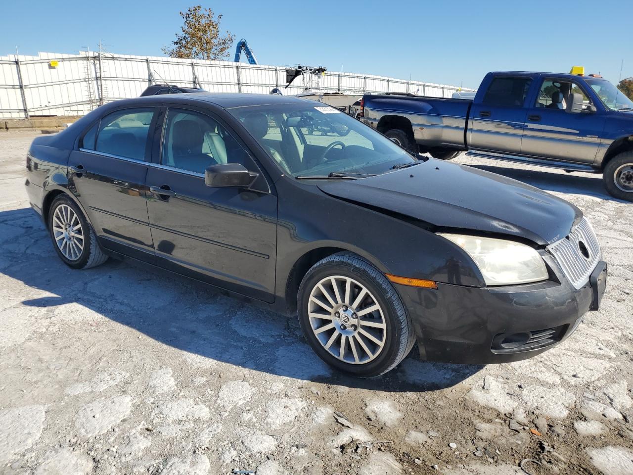 2009 Mercury Milan - Image 4