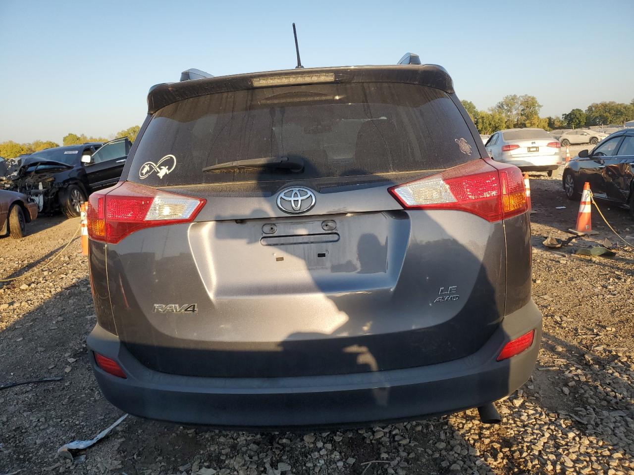 JTMBFREV6FD133377 2015 Toyota Rav4 Le