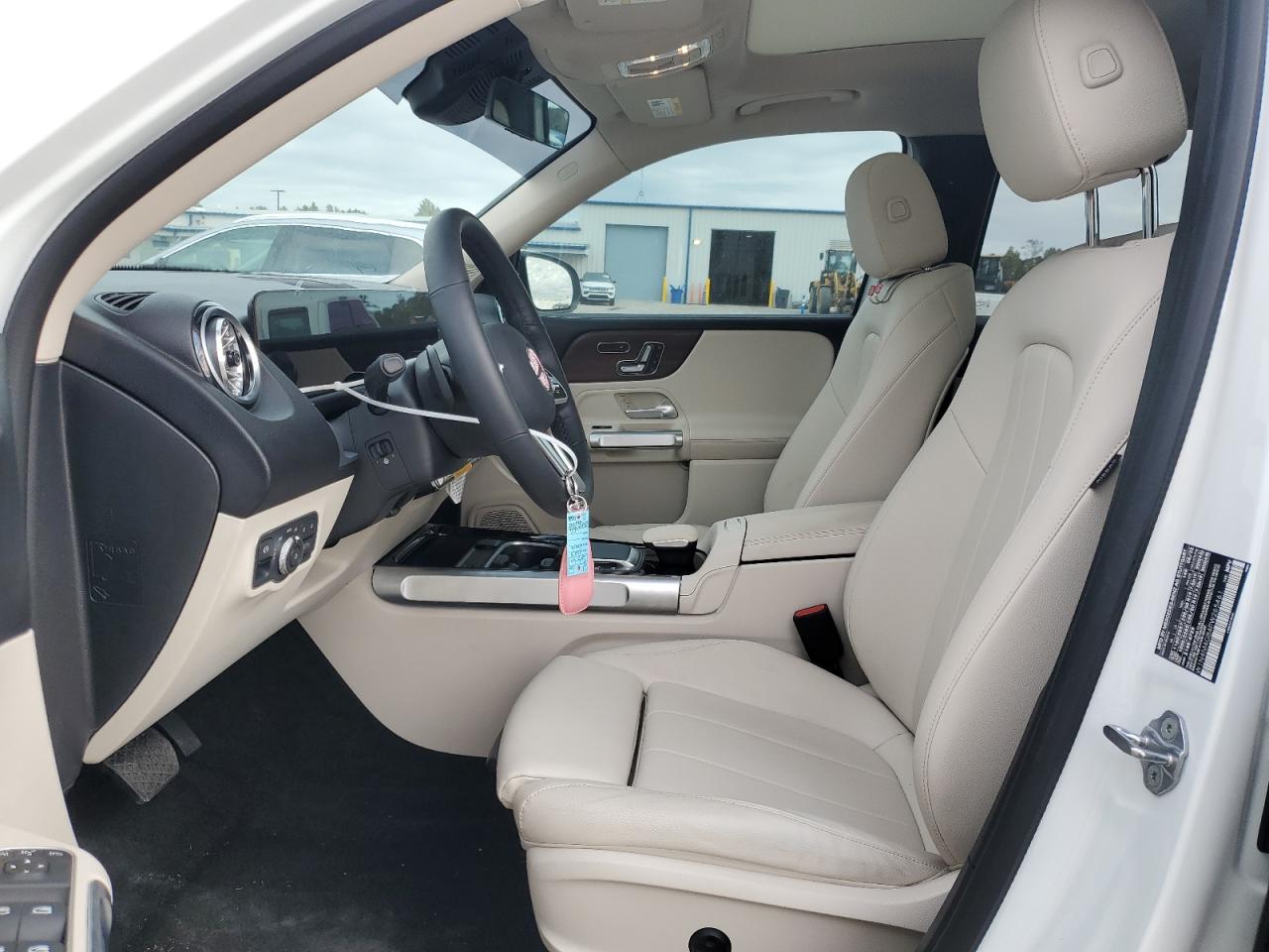 2023 Mercedes-Benz GLB - Image 7
