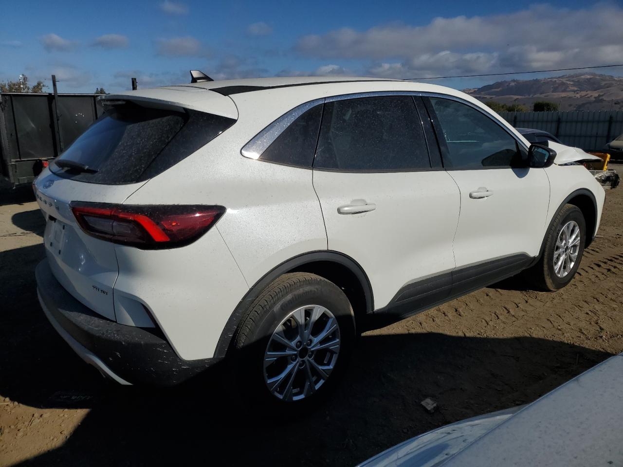 2023 Ford Escape - Image 3
