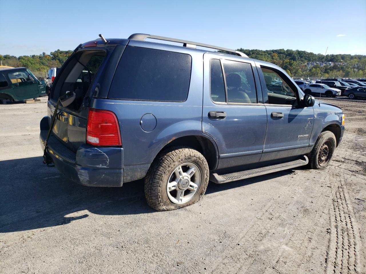 2004 Ford Explorer - Image 3