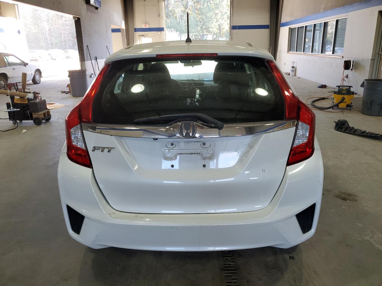 3HGGK5H8XFM760718 2015 Honda Fit Ex