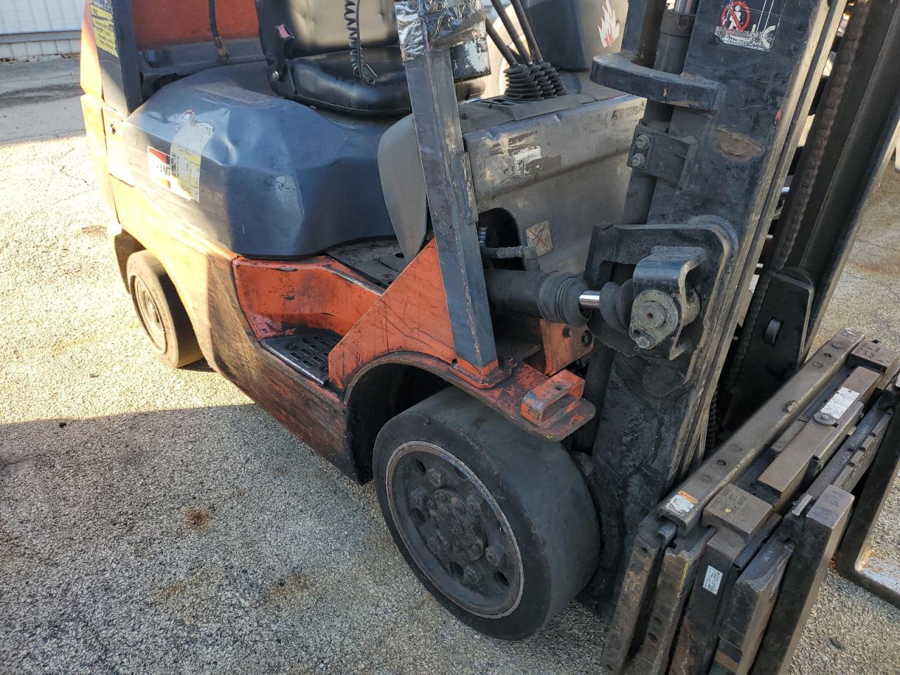 2002 Toyota Forklift VIN: 7FGCU2575769 Lot: 74163144