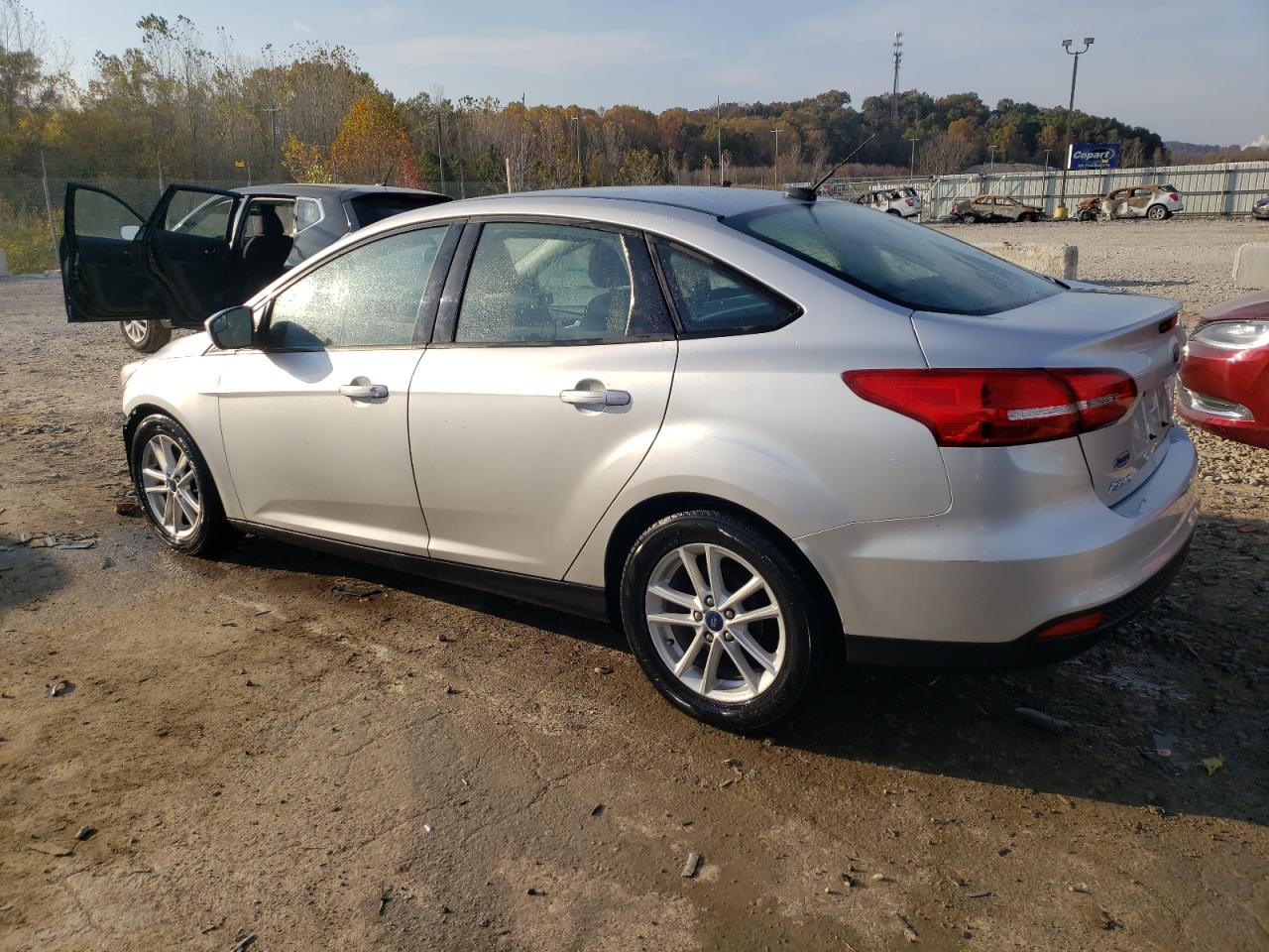 VIN 1FADP3F27JL267942 2018 FORD FOCUS no.2