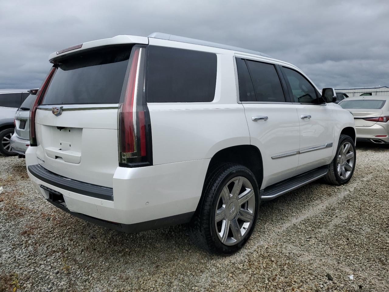 2018 Cadillac Escalade - Image 3