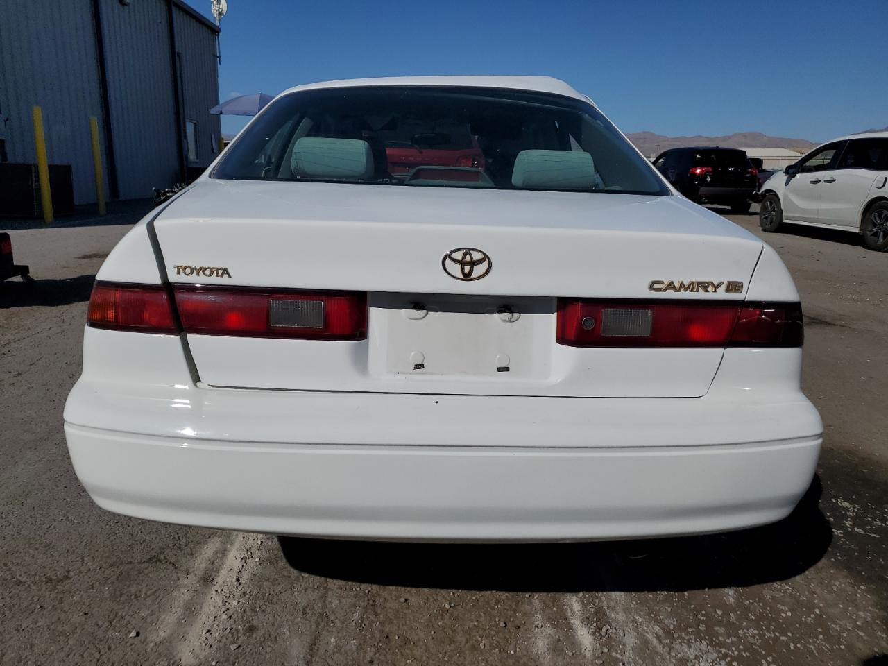 JT2BG22K4X0304451 1999 Toyota Camry Le