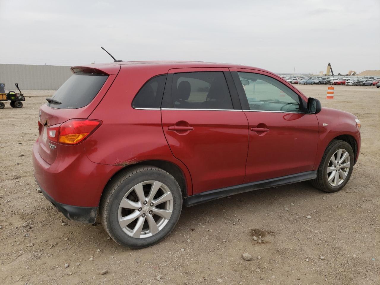 2013 Mitsubishi Outlander - Image 3