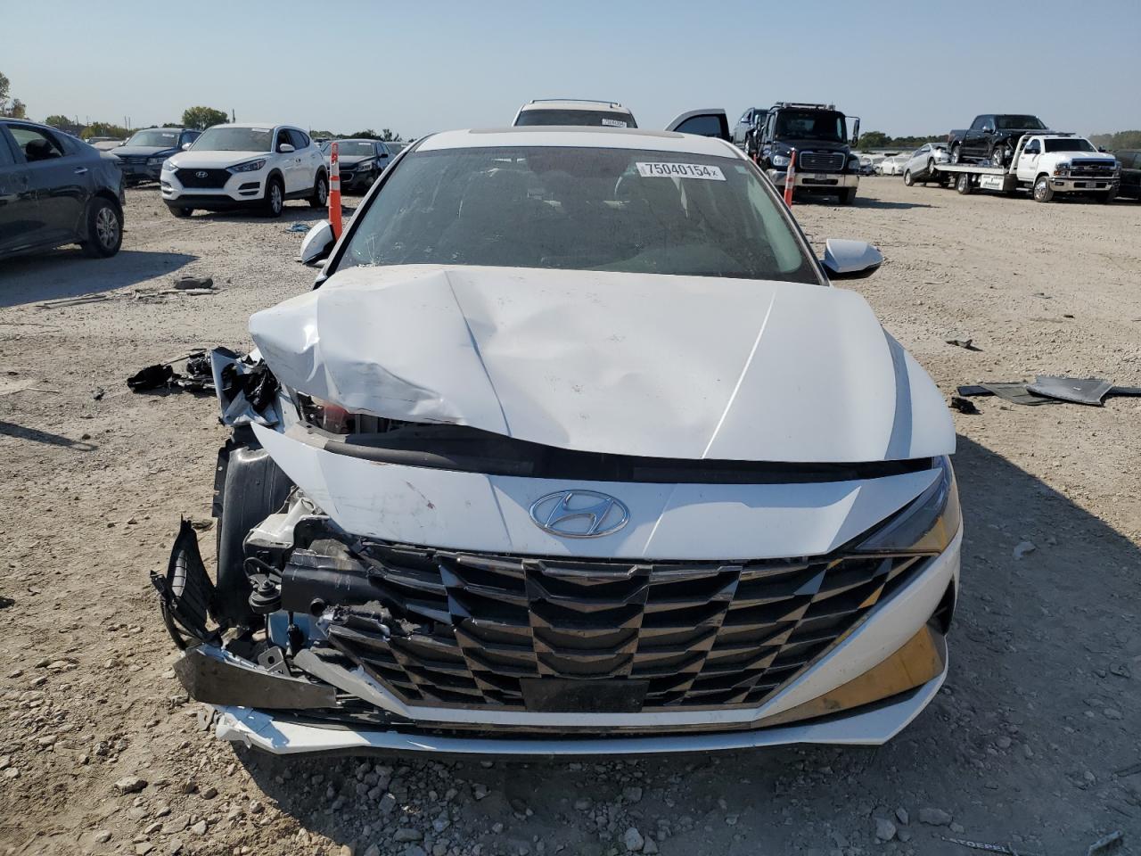 2023 Hyundai Elantra - Image 5