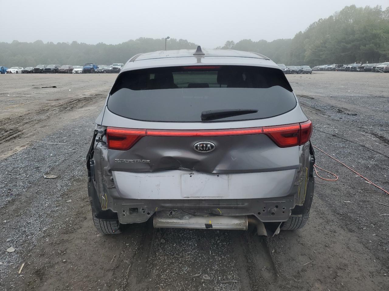 5XYPGDA32HG214813 2017 Kia Sorento Lx