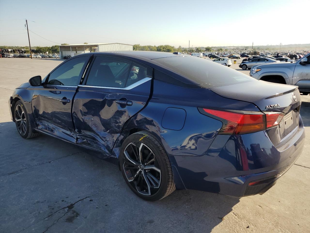 2024 Nissan Altima - Image 2