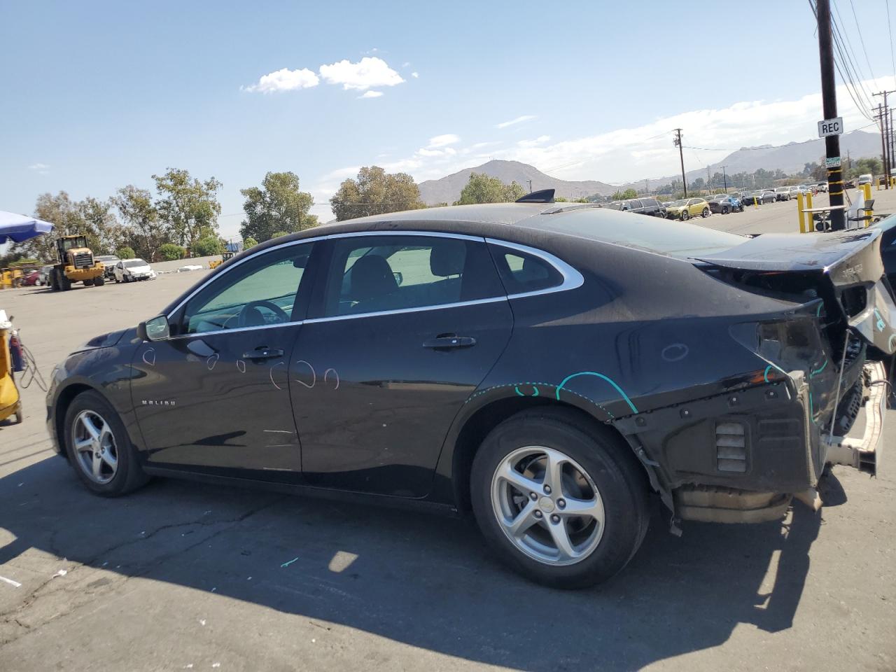 2018 Chevrolet Malibu - Image 2