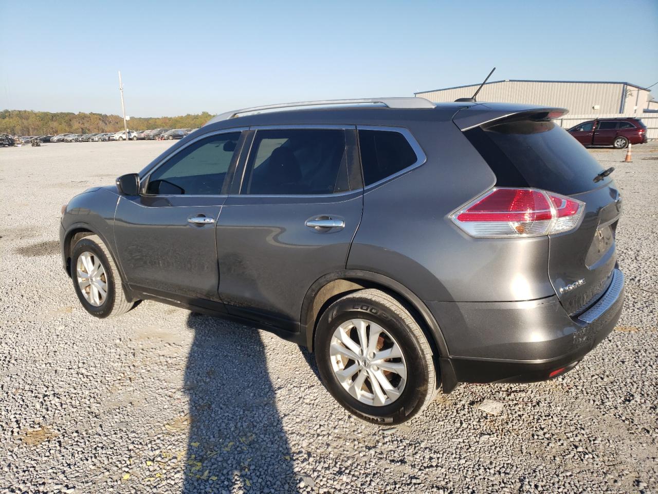 2016 Nissan Rogue - Image 2