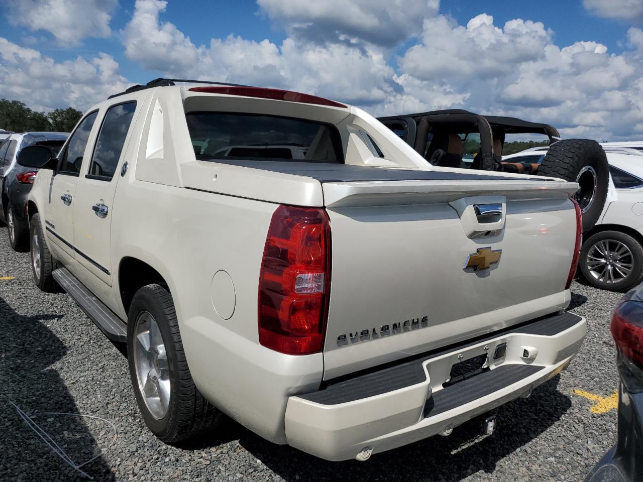 2013 Chevrolet Avalanche Ltz VIN: 3GNTKGE77DG225790 Lot: 74092494