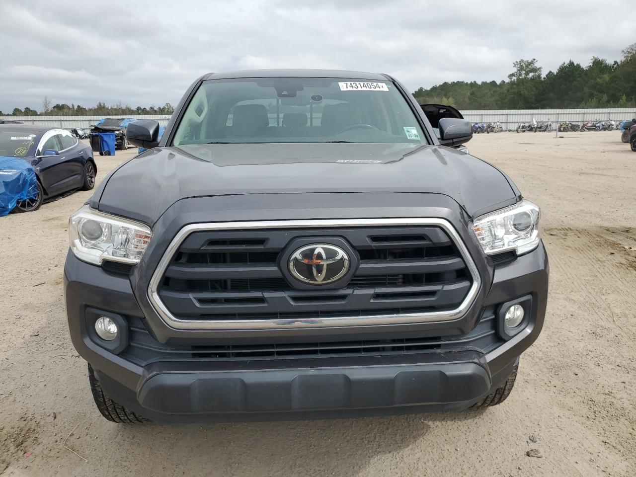 2019 Toyota Tacoma - Image 5