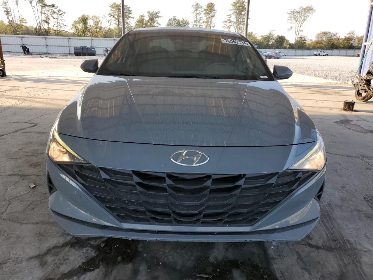 2022 Hyundai Elantra - Image 5