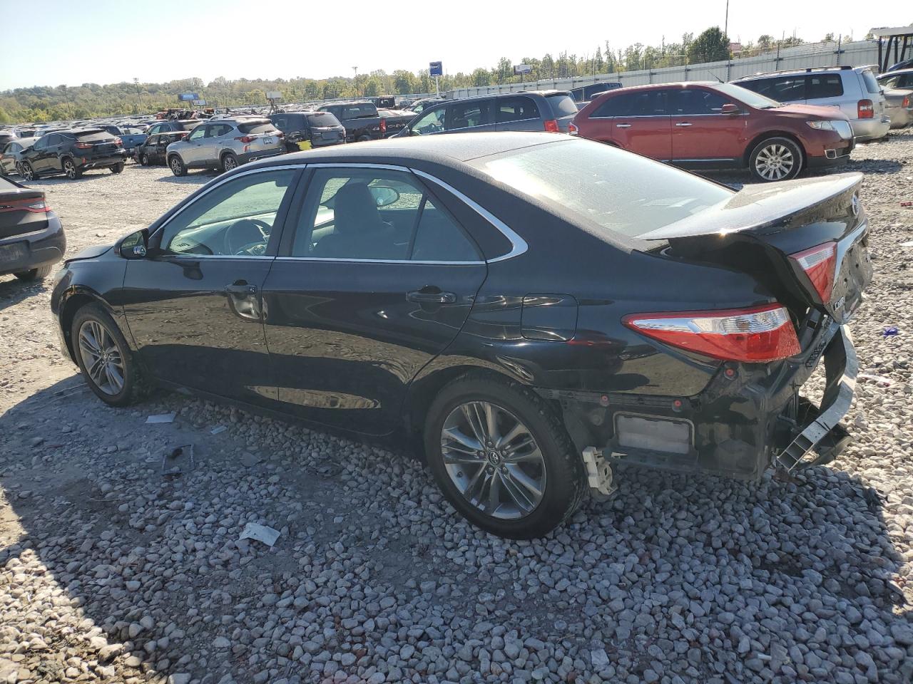 4T1BF1FK1HU616781 2017 TOYOTA CAMRY - Image 2