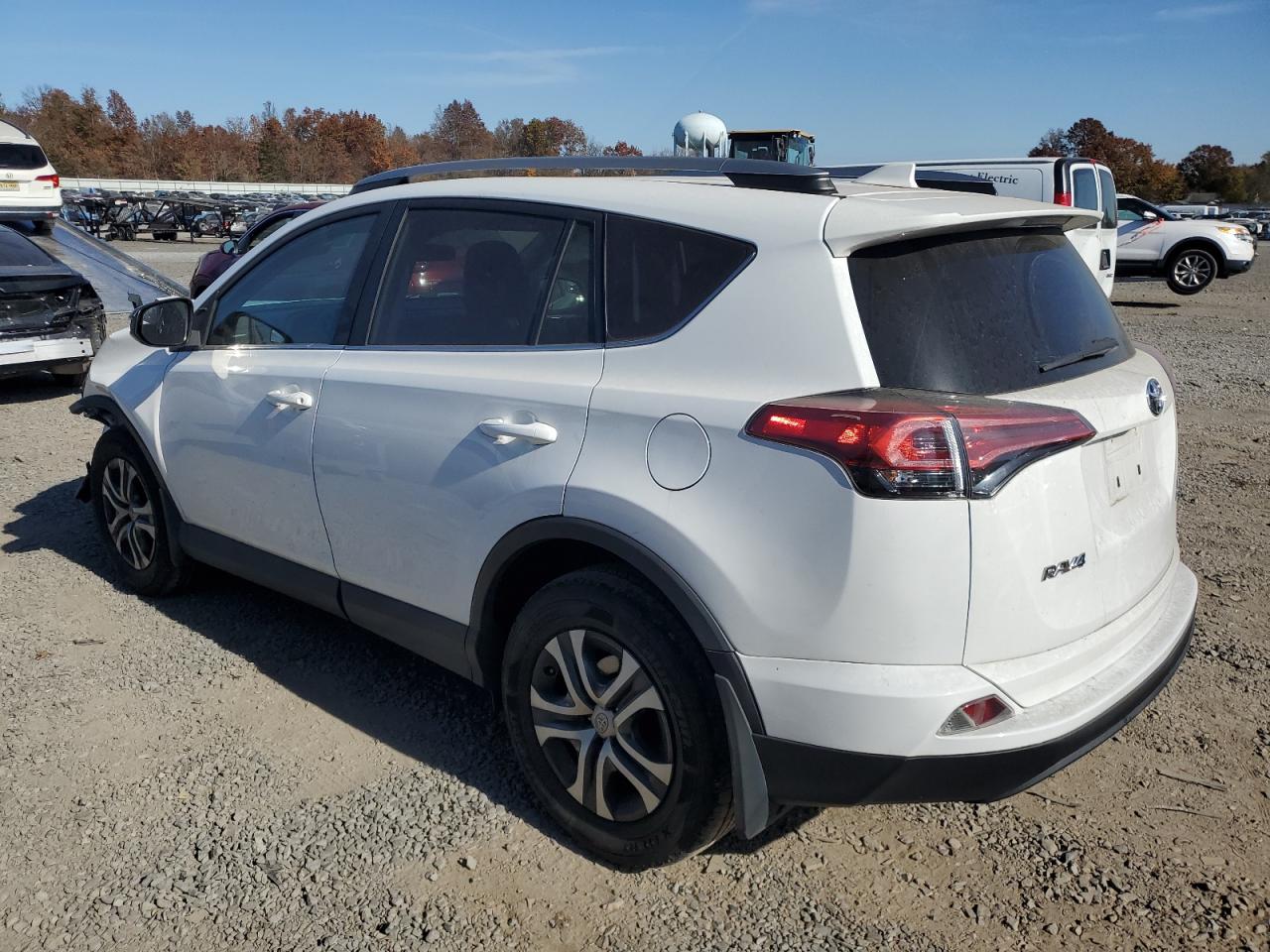 2018 Toyota RAV 4 - Image 2
