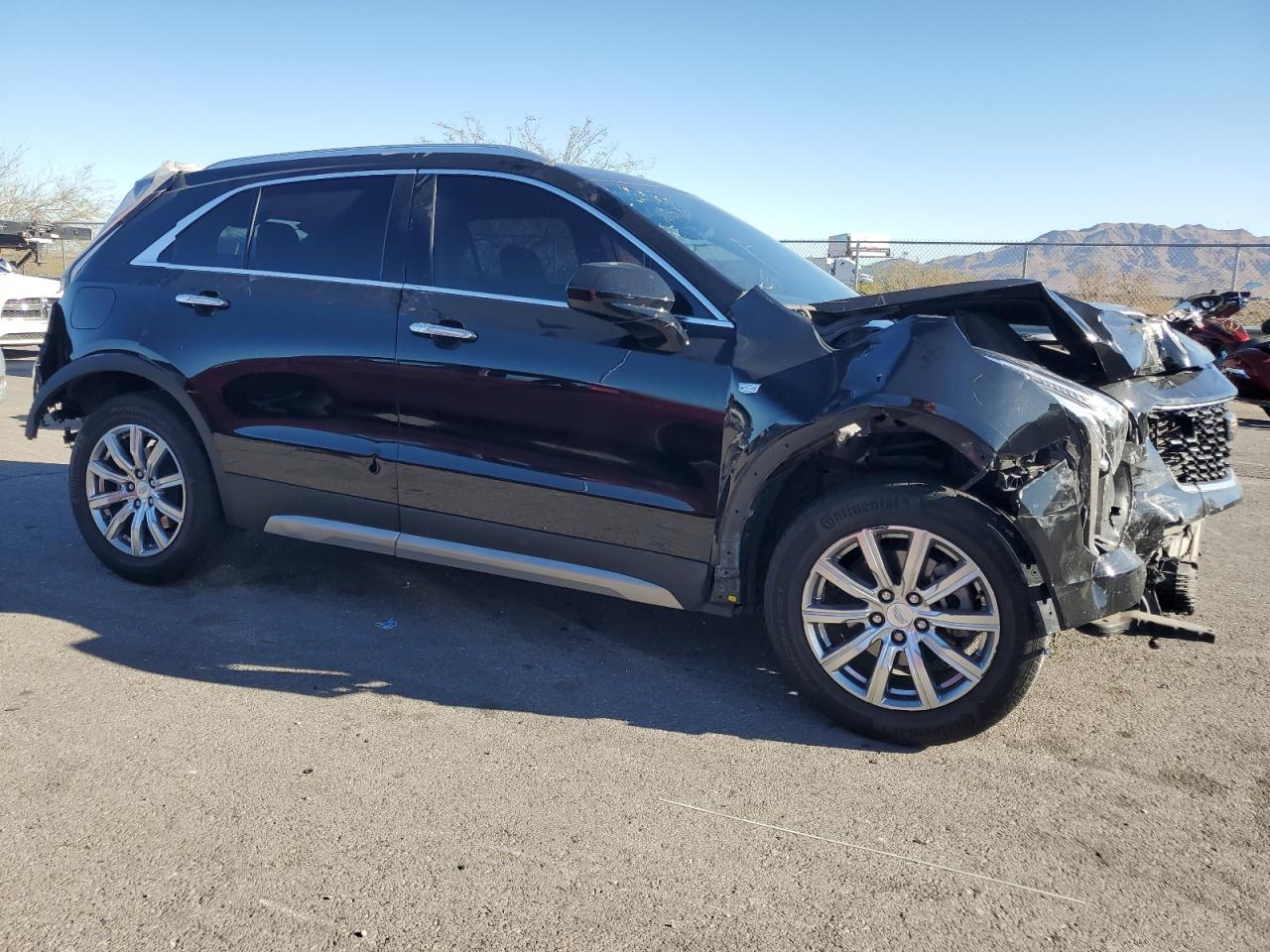 VIN 1GYFZCR40KF176967 2019 CADILLAC XT4 no.4