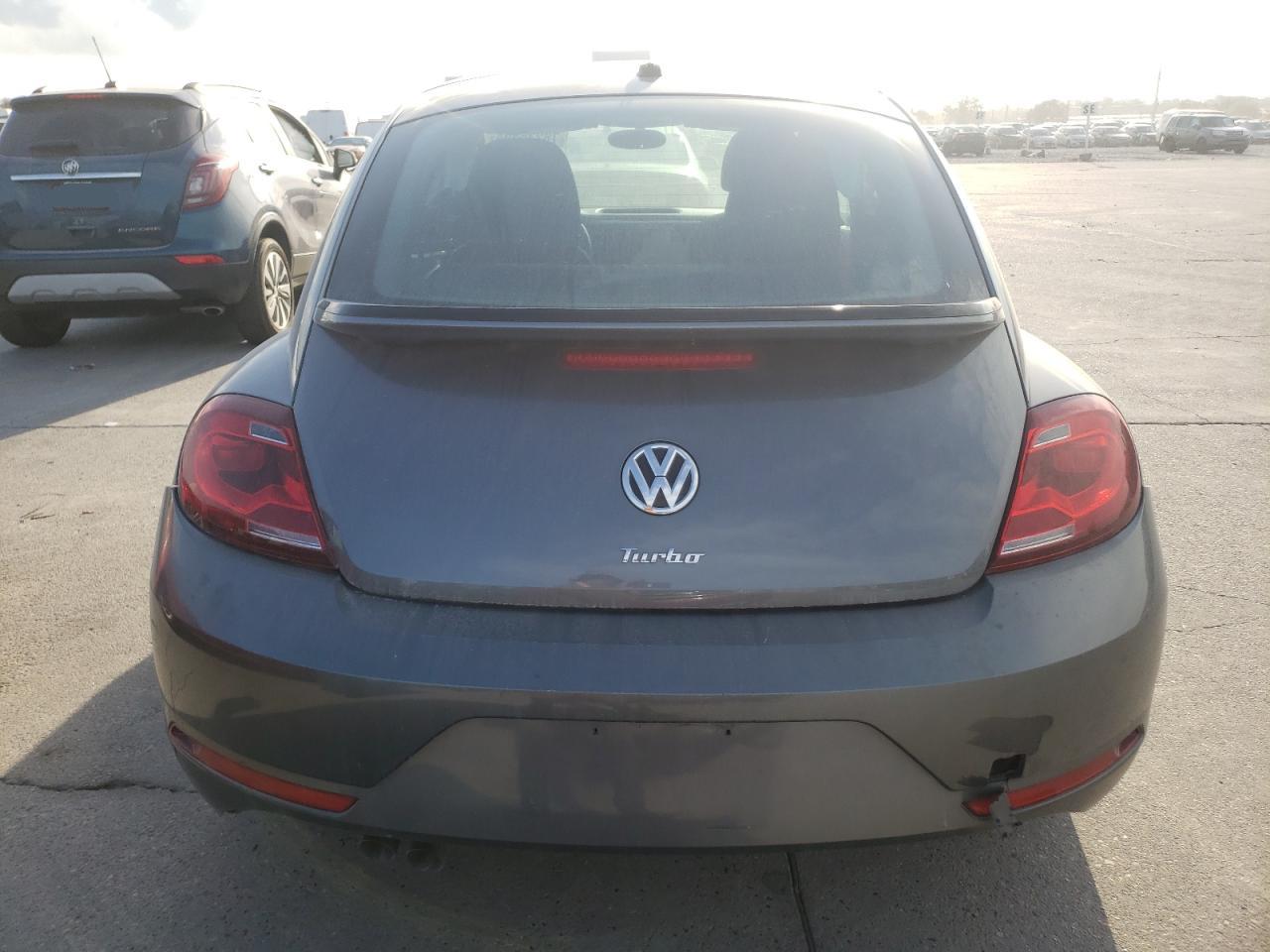 2018 Volkswagen Beetle S VIN: 3VWFD7AT6JM709995 Lot: 78235494