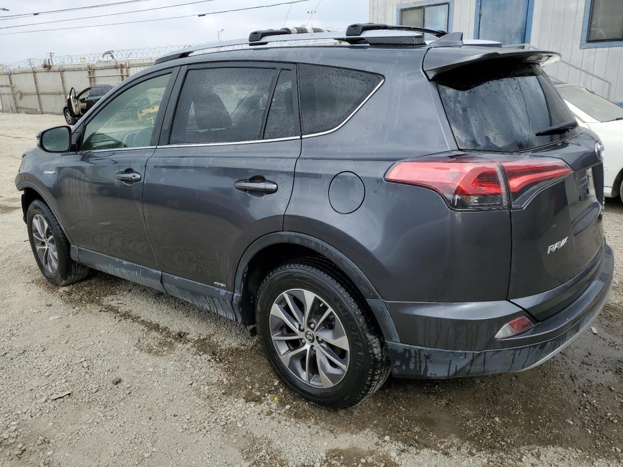 2017 Toyota RAV 4 - Image 2