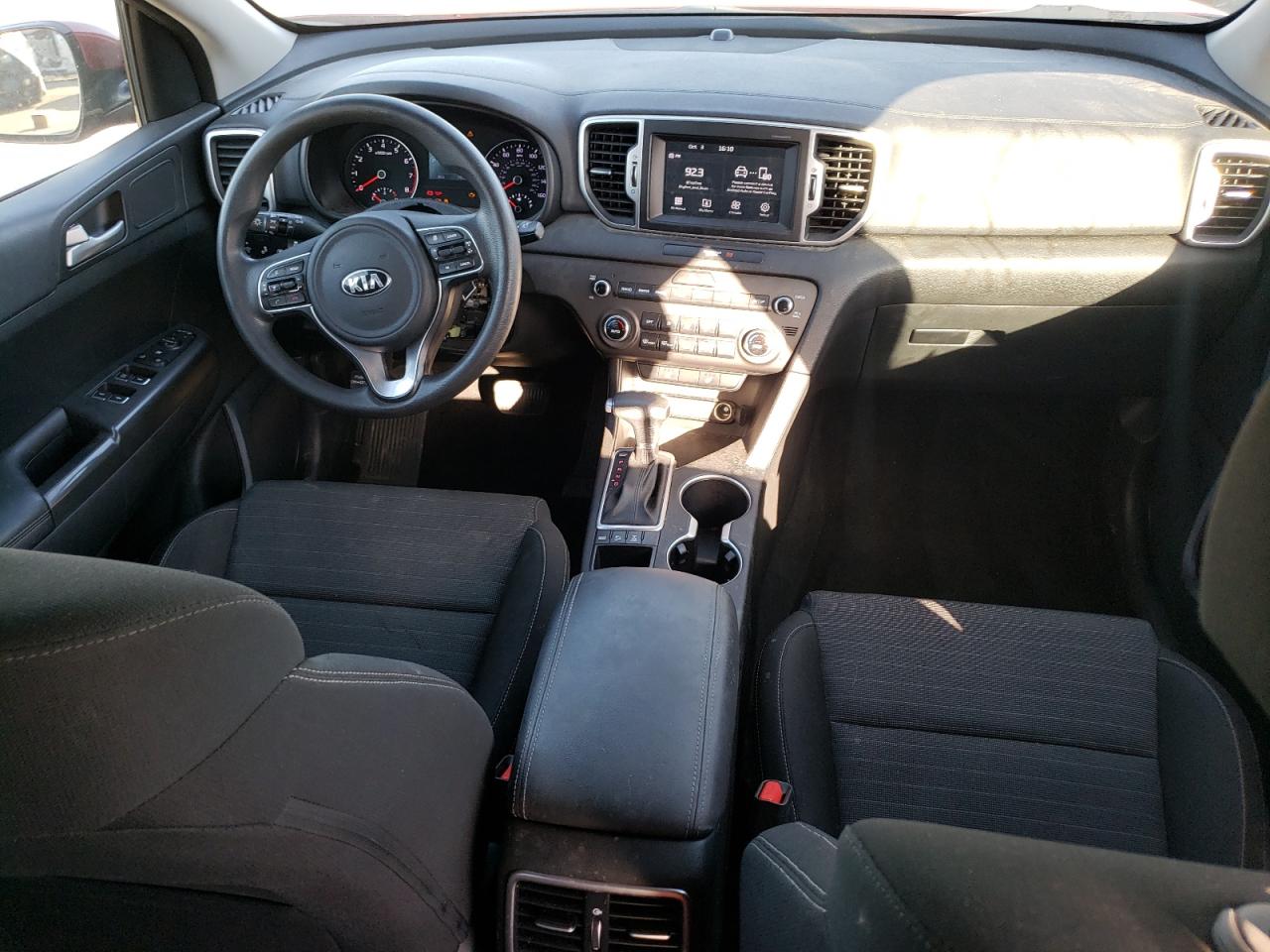 KNDPMCAC0J7447000 2018 Kia Sportage Lx