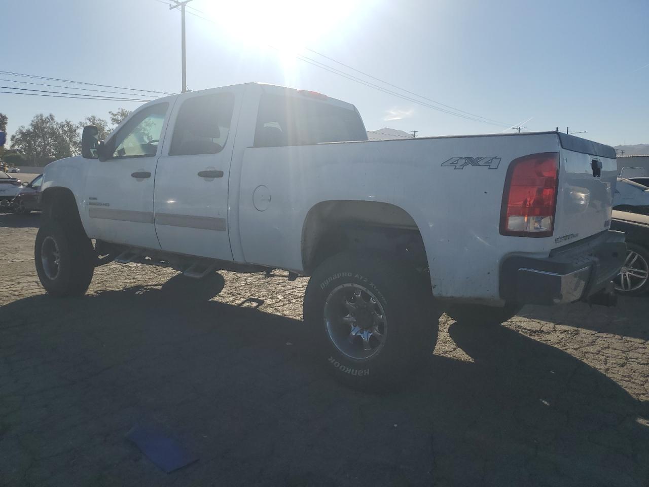 2007 GMC Sierra - Image 2