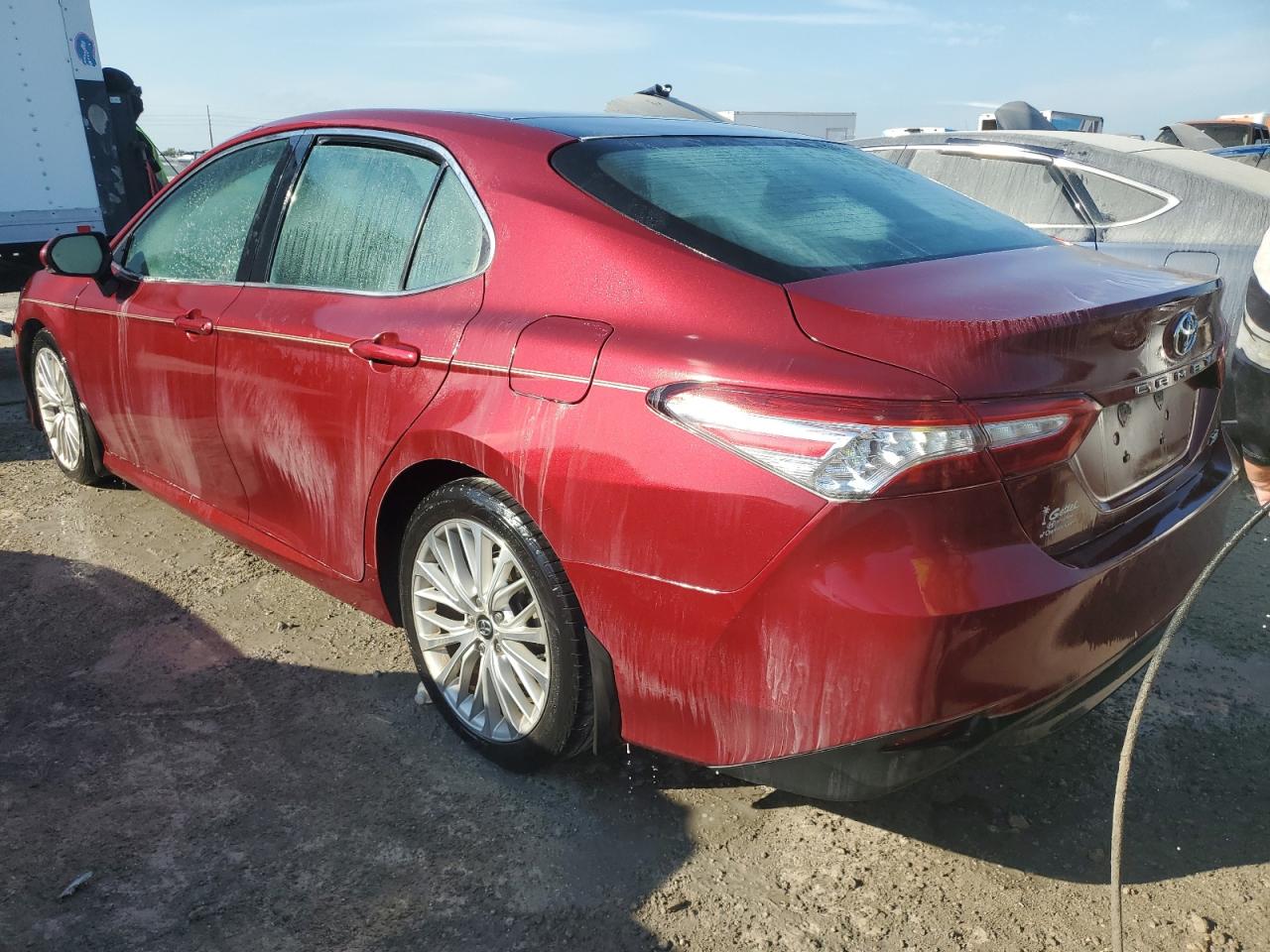 VIN 4T1B11HK1JU524569 2018 TOYOTA CAMRY no.2