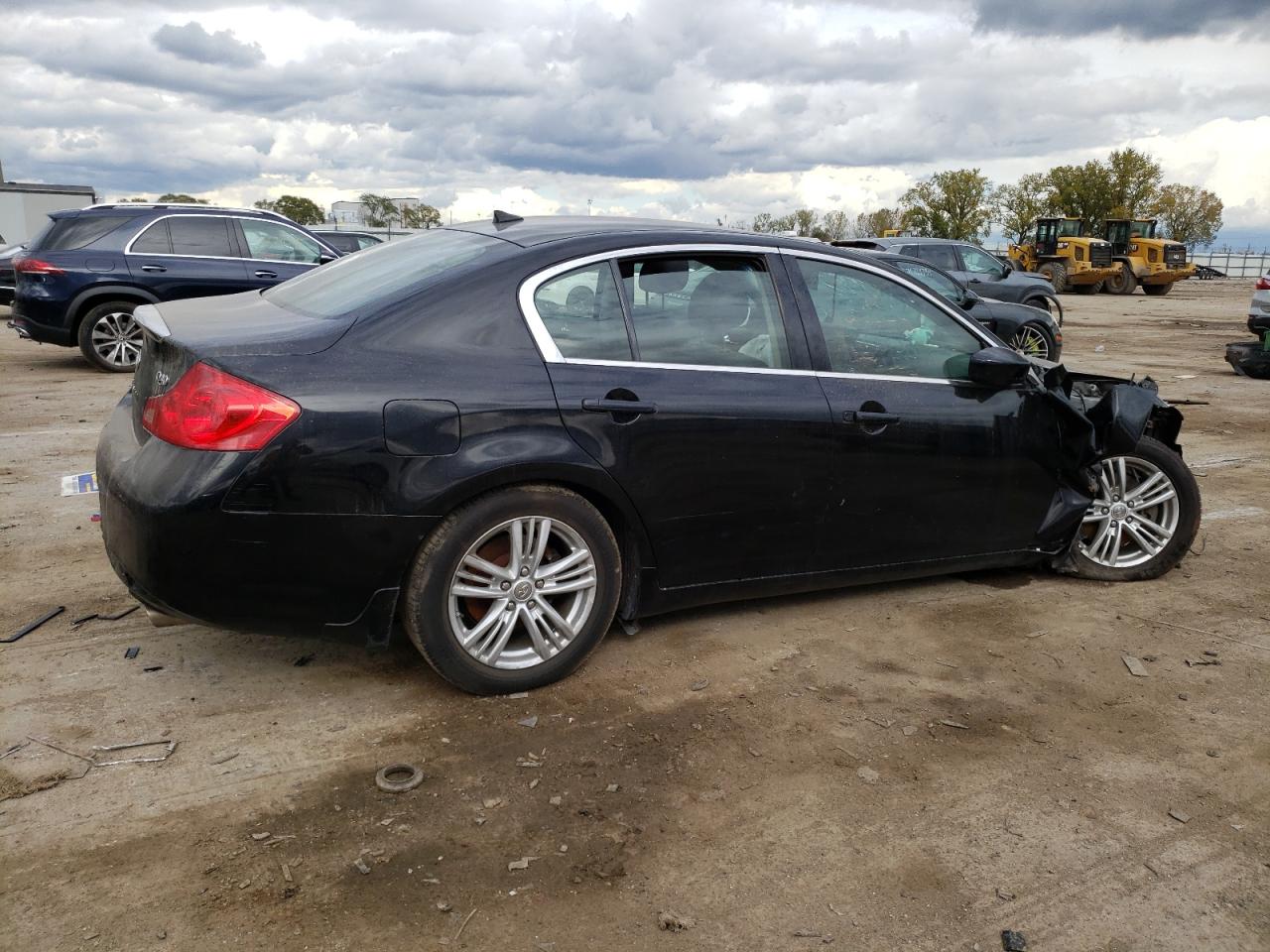 2015 Infiniti Q40 - Image 3