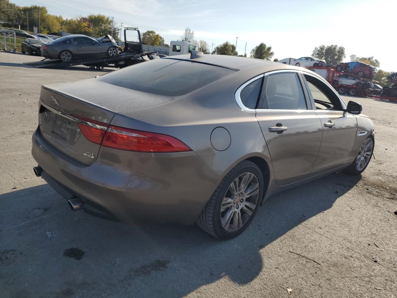 2017 Jaguar XF - Image 3