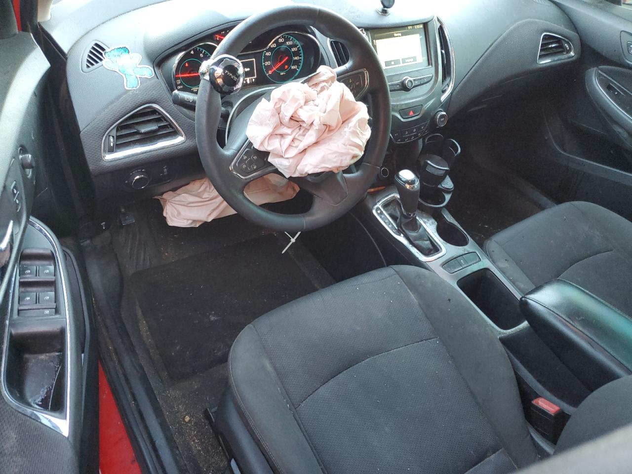 2018 Chevrolet Cruze - Image 8