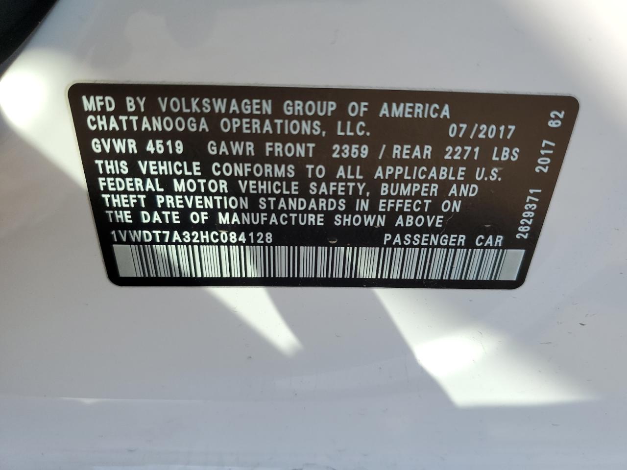 1VWDT7A32HC084128 2017 Volkswagen Passat R-Line